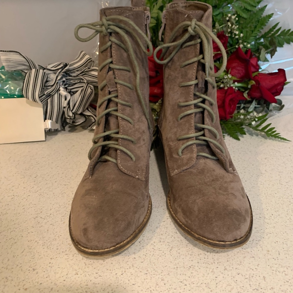 Nice Roolee boots